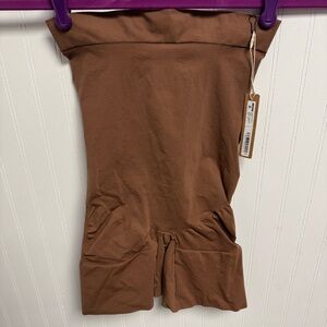 Skims Everyday Sculpt Short Jasper 4X